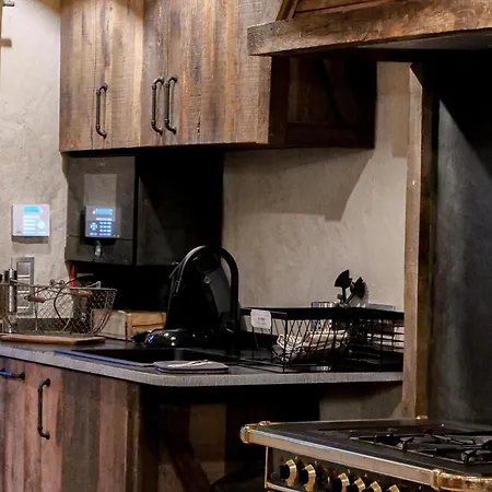 Spacious In The Woods * Bastogne